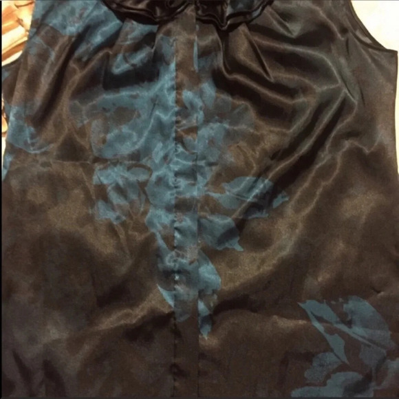 T Tahari Sleeveless Ruffle Neckline Blouse Size S - Picture 3 of 8